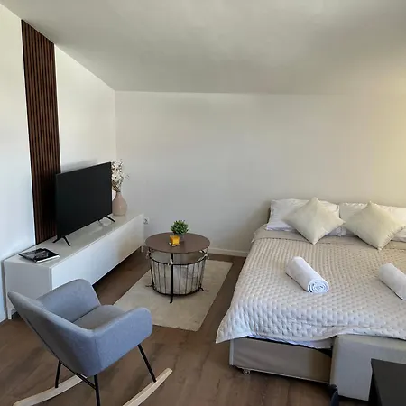 Apartment Studio Elena Zadar